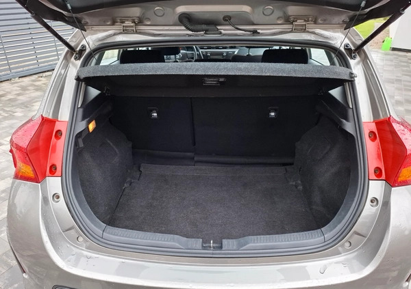 Toyota Auris cena 40500 przebieg: 126000, rok produkcji 2015 z Łomianki małe 106